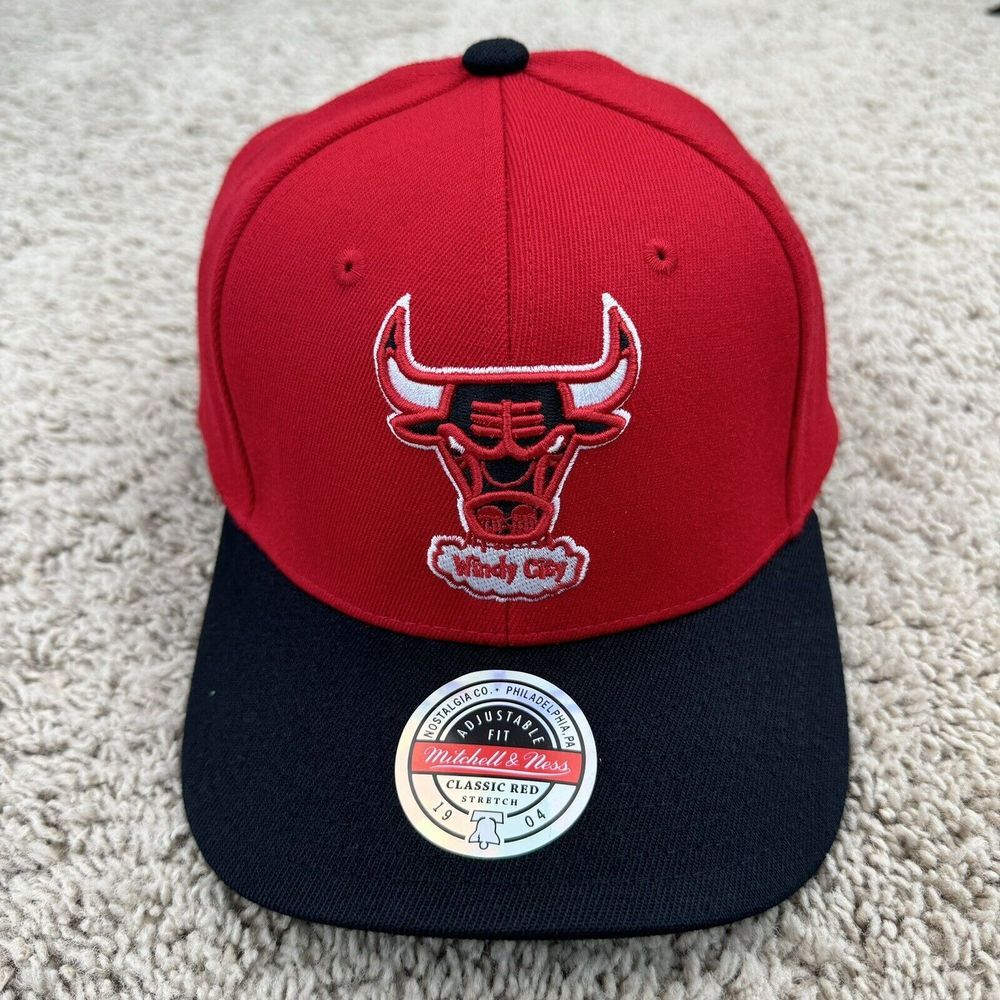 Chicago Bulls Hat Mitchell & Ness Snapback Team Logo 2 Tone 2.0 Red Stretch Cap